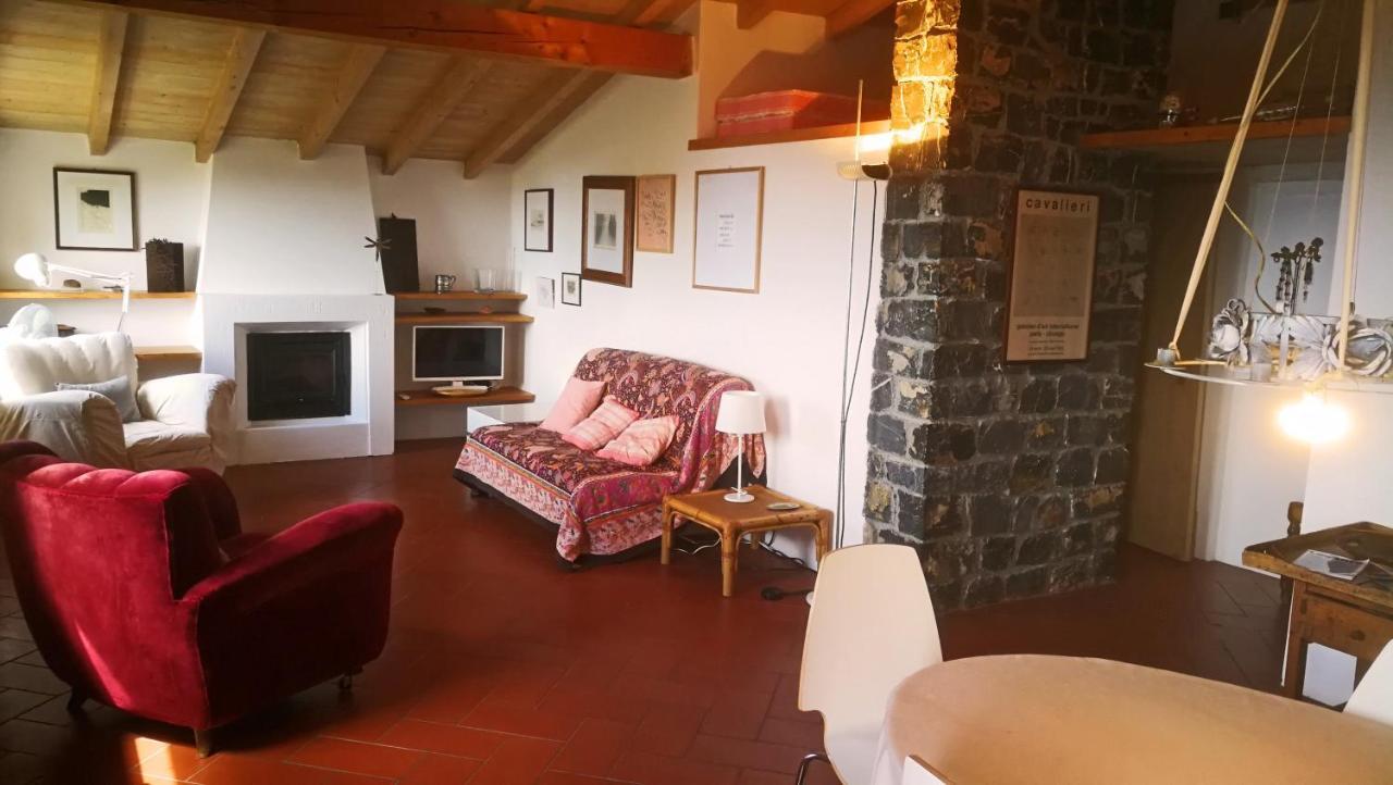 Cottage La Casa Del Pittore Reggimonti Εξωτερικό φωτογραφία